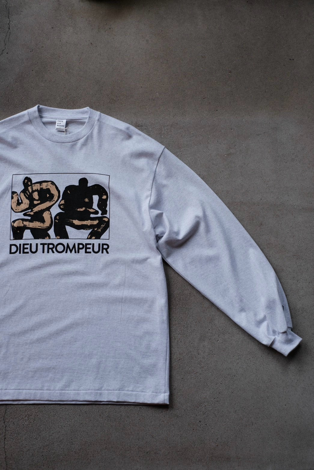 ENDS and MEANS "DIEU TROMPEUR Long Sleeve T-shirt"