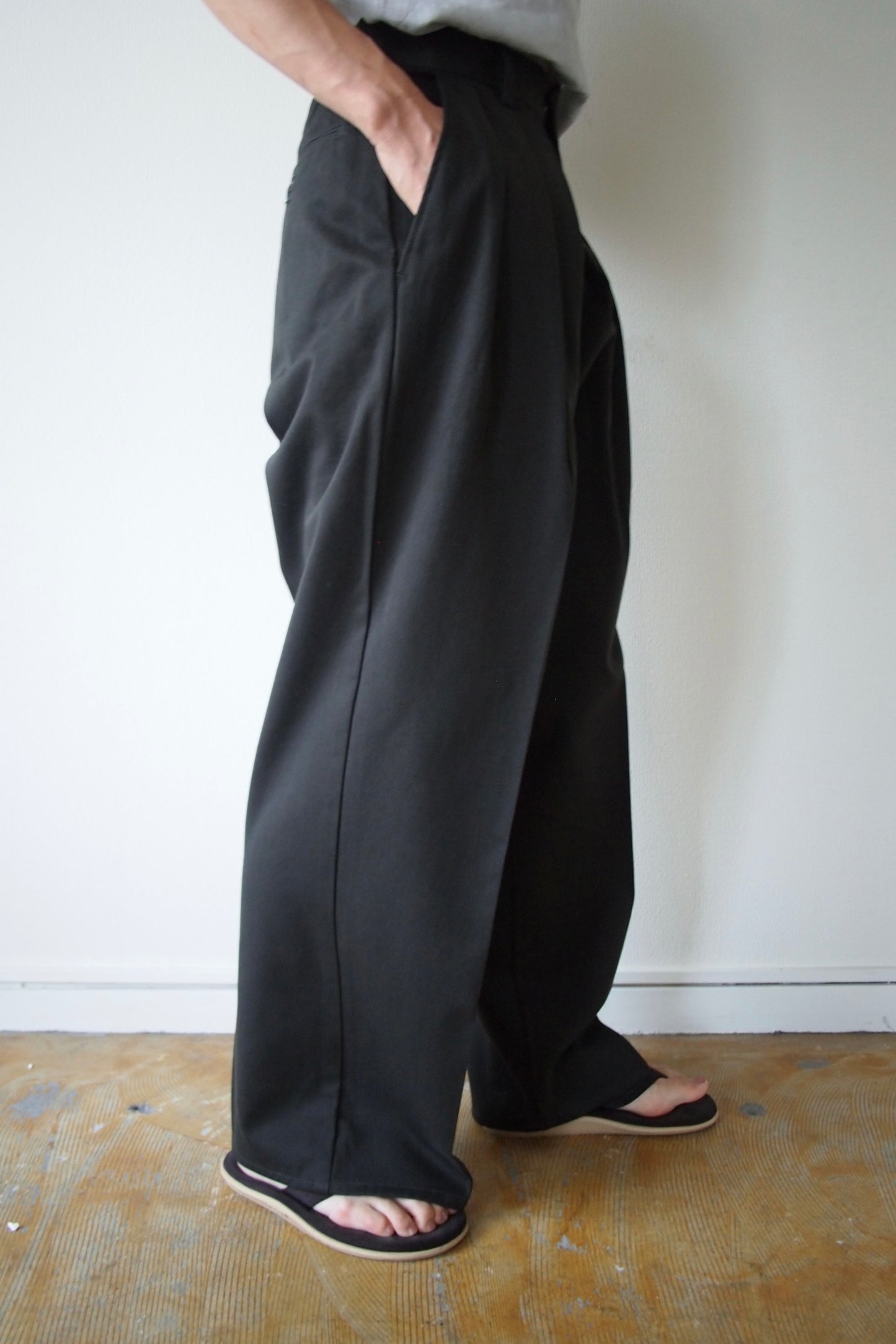 LUVOURDAYS "逆グルカPants"